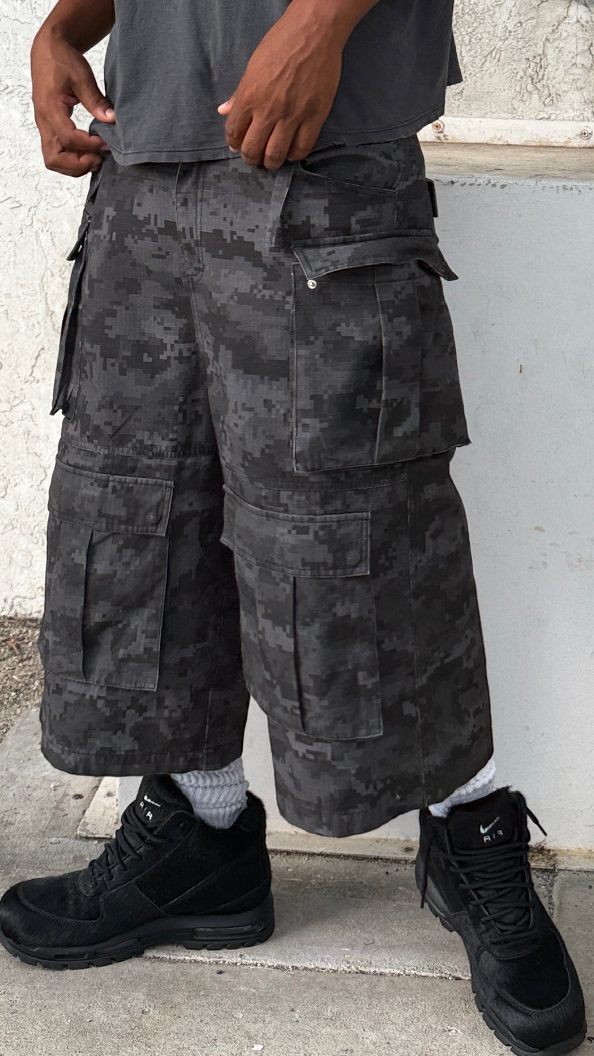 Urban Militia cargo shorts (black)